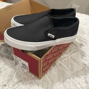Vans classic slip on perf leather black 6